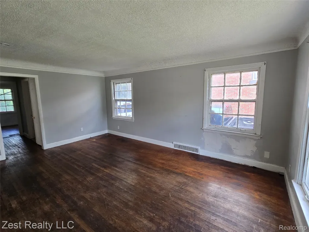12055 Nashville Street Detroit City MI 48205