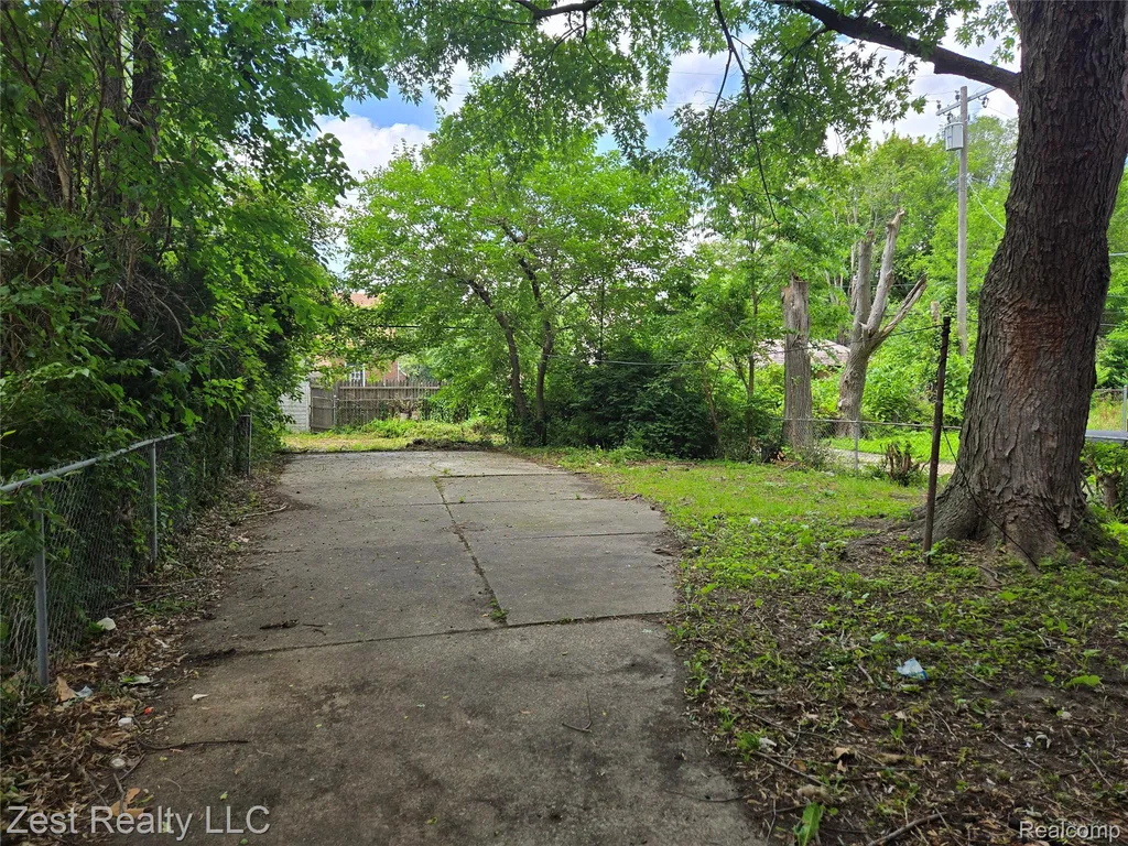 12055 Nashville Street Detroit City MI 48205