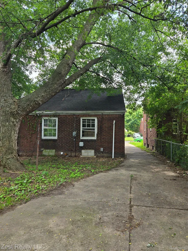 12055 Nashville Street Detroit City MI 48205
