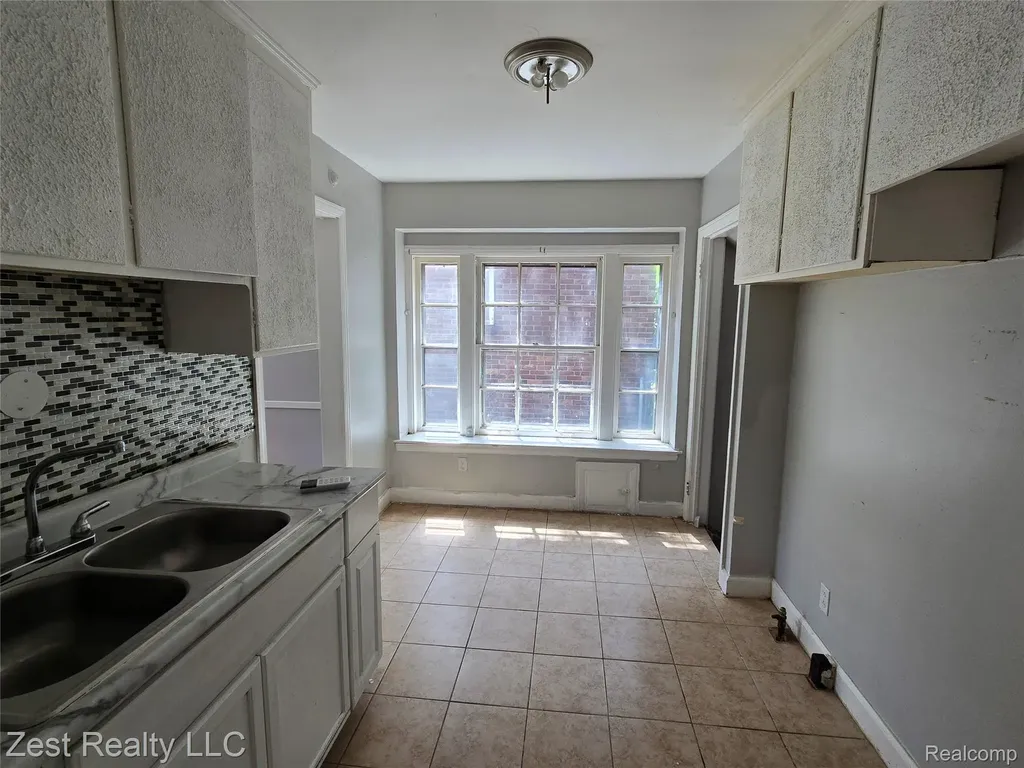 12055 Nashville Street Detroit City MI 48205