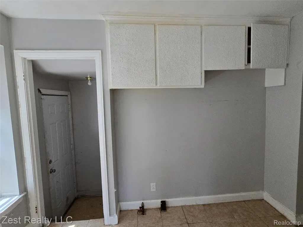 12055 Nashville Street Detroit City MI 48205