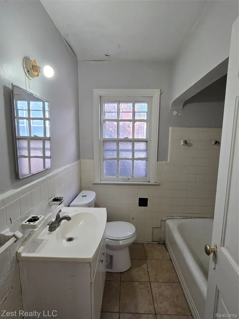 12055 Nashville Street Detroit City MI 48205