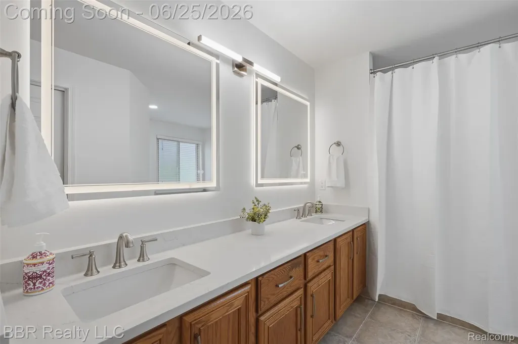 26796 Arcadia Drive Flat Rock City MI 48134