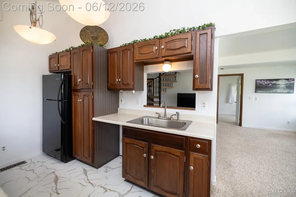 8691 Cooley Lake Road Commerce Charter Township MI 48382