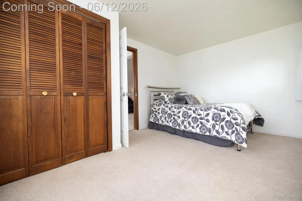 8691 Cooley Lake Road Commerce Charter Township MI 48382