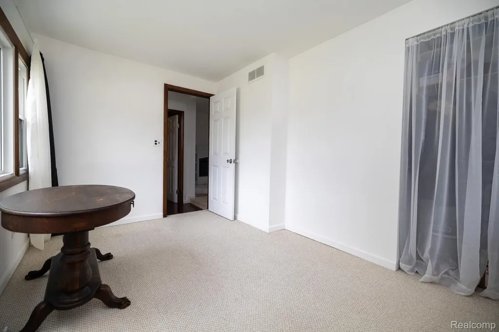 8691 Cooley Lake Road Commerce Charter Township MI 48382