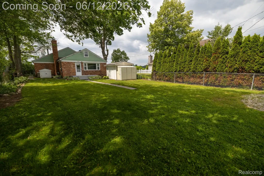 8691 Cooley Lake Road Commerce Charter Township MI 48382