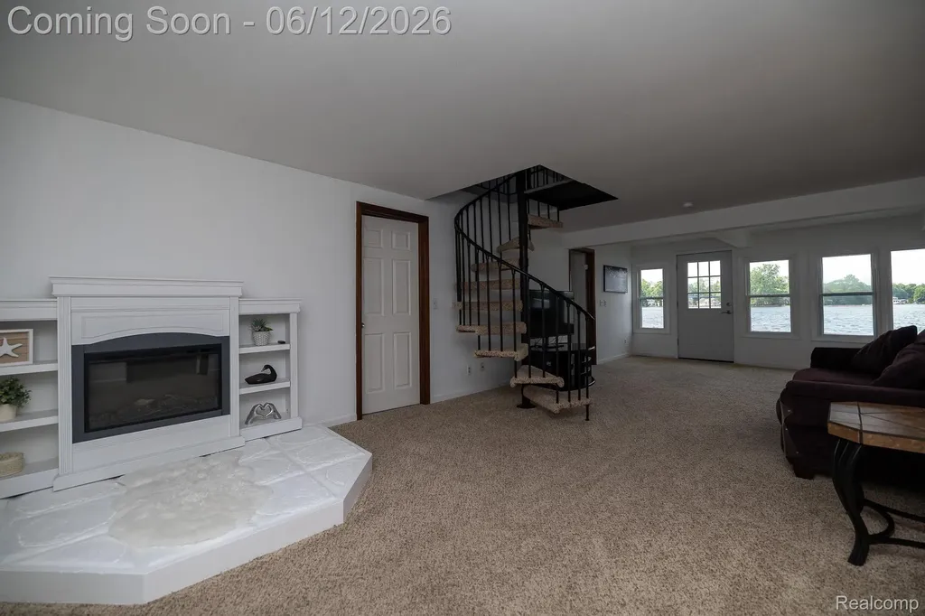 8691 Cooley Lake Road Commerce Charter Township MI 48382
