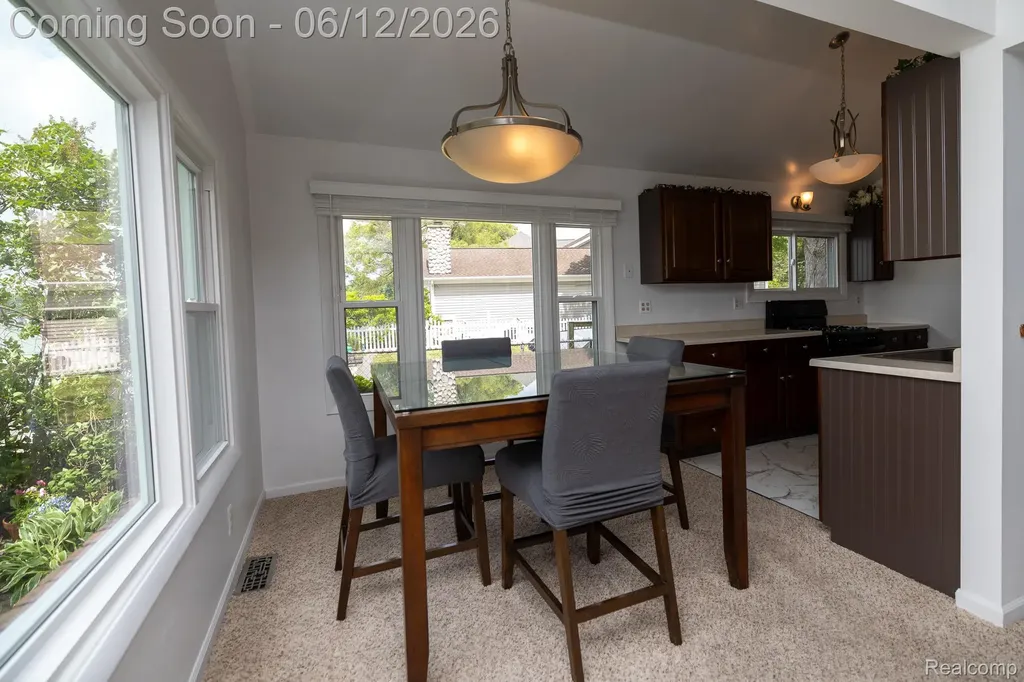 8691 Cooley Lake Road Commerce Charter Township MI 48382