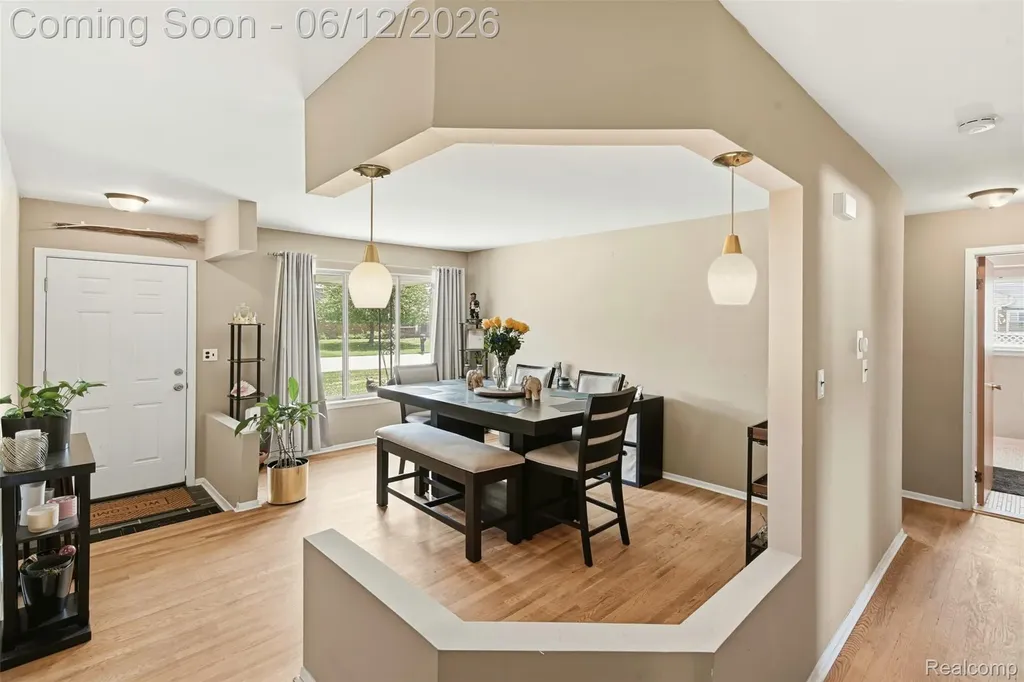27827 Westcott Crescent Circle Farmington Hills City MI 48334