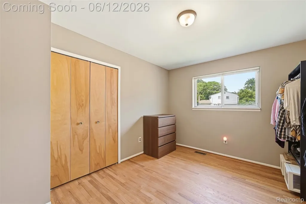 27827 Westcott Crescent Circle Farmington Hills City MI 48334