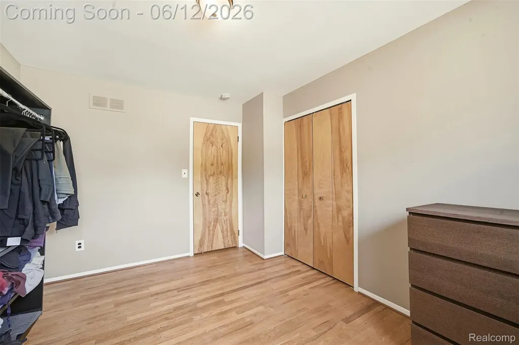 27827 Westcott Crescent Circle Farmington Hills City MI 48334