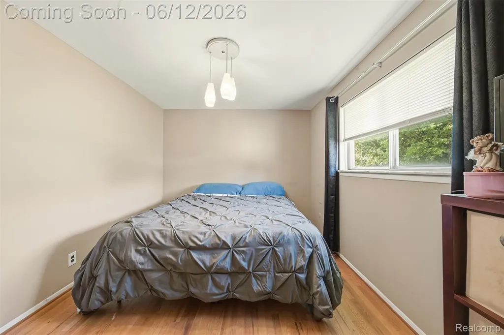 27827 Westcott Crescent Circle Farmington Hills City MI 48334