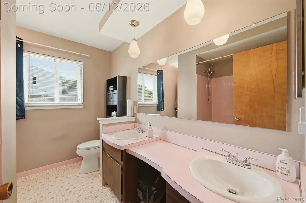 27827 Westcott Crescent Circle Farmington Hills City MI 48334