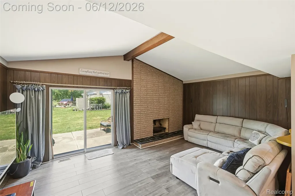 27827 Westcott Crescent Circle Farmington Hills City MI 48334