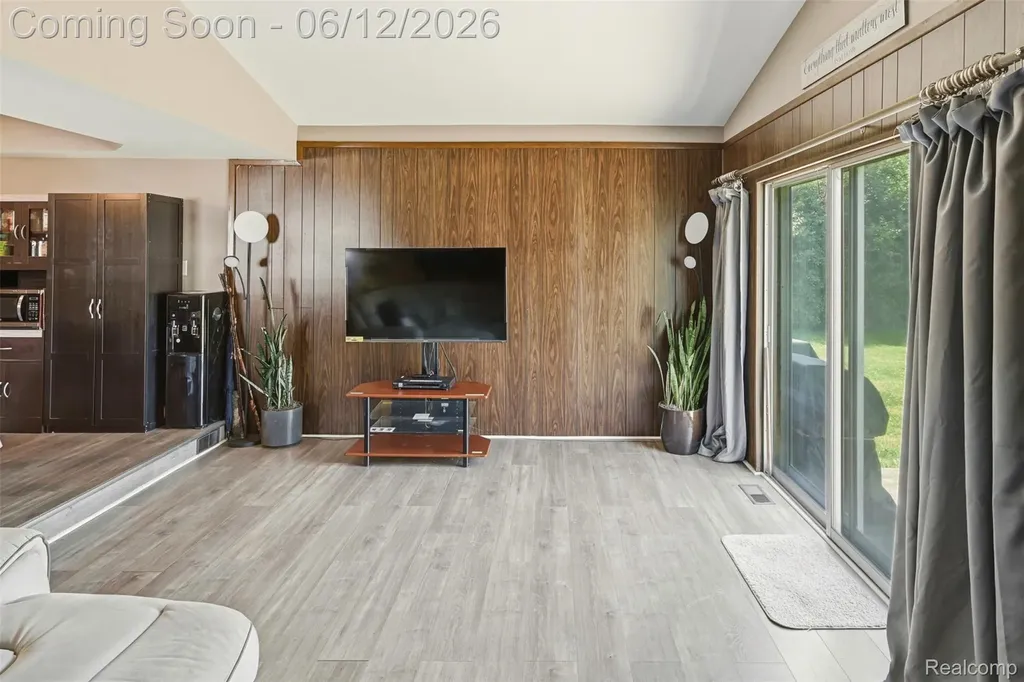 27827 Westcott Crescent Circle Farmington Hills City MI 48334