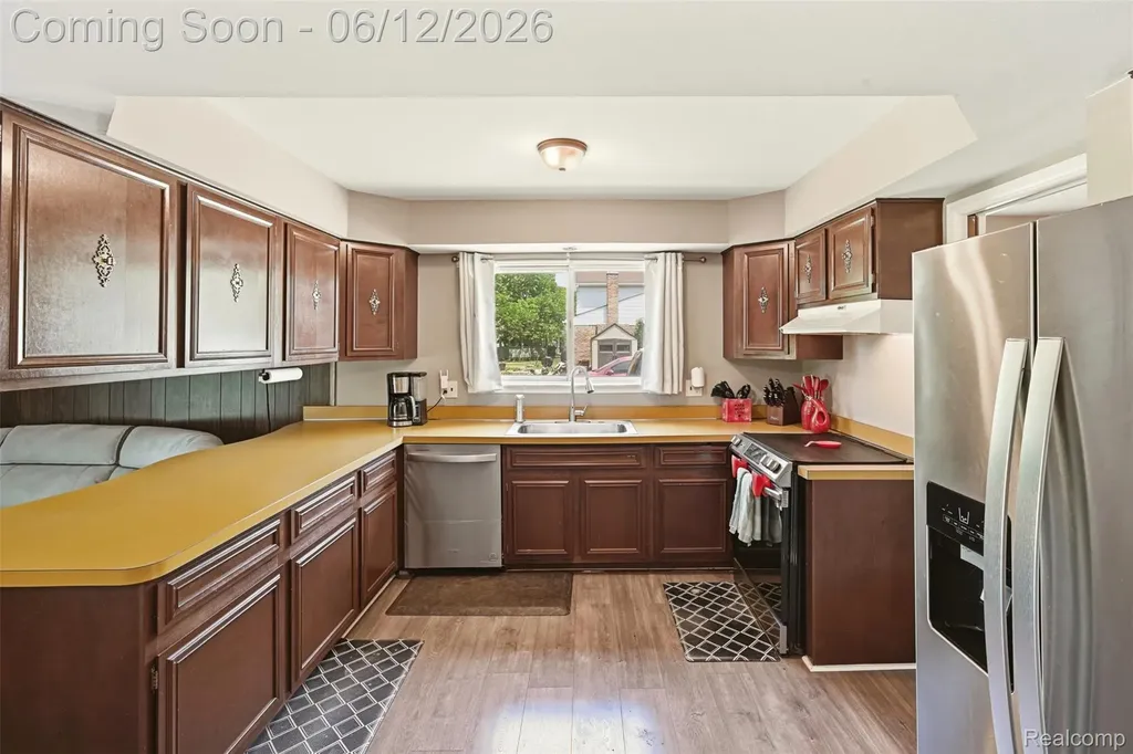 27827 Westcott Crescent Circle Farmington Hills City MI 48334