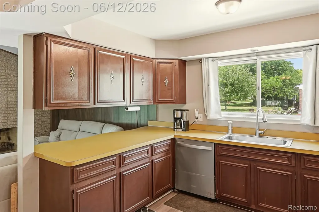 27827 Westcott Crescent Circle Farmington Hills City MI 48334