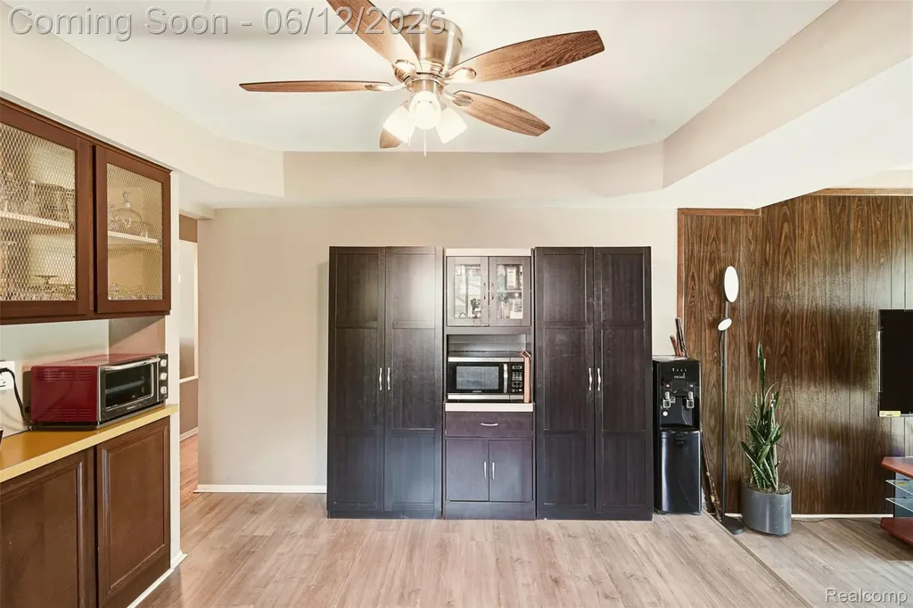 27827 Westcott Crescent Circle Farmington Hills City MI 48334