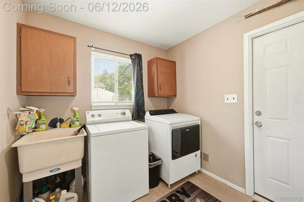 27827 Westcott Crescent Circle Farmington Hills City MI 48334