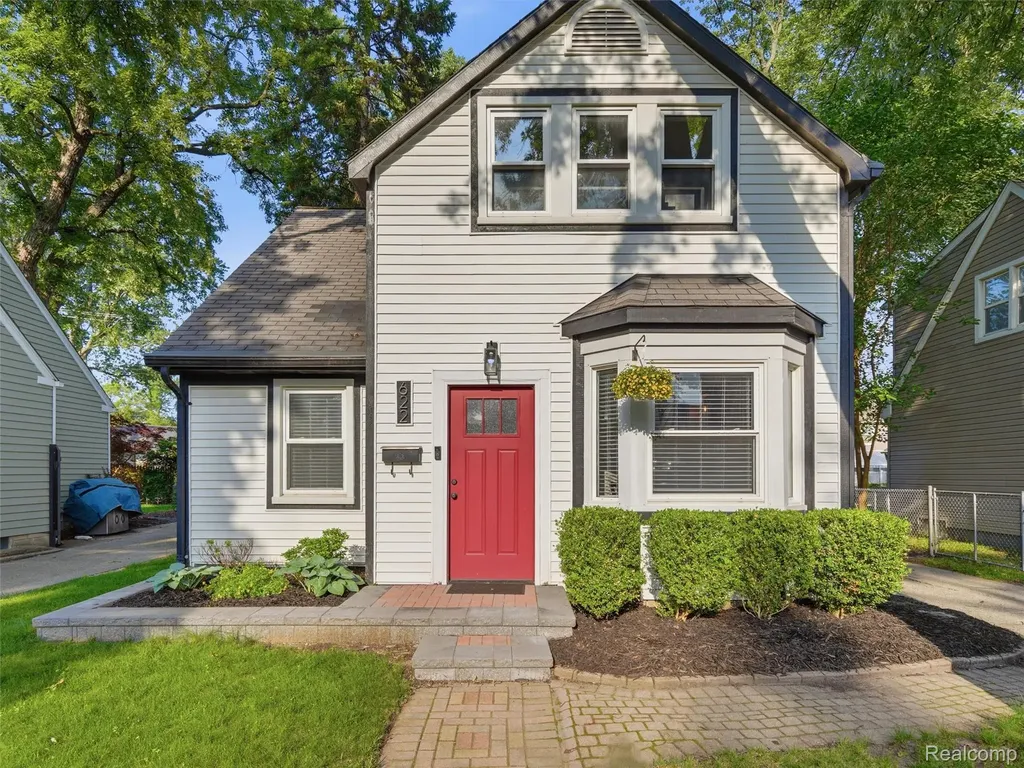 622 N Rembrandt Avenue Royal Oak City MI 48067