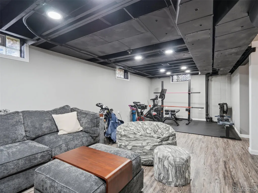 622 N Rembrandt Avenue Royal Oak City MI 48067