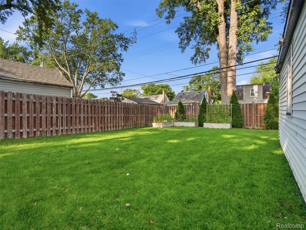 622 N Rembrandt Avenue Royal Oak City MI 48067