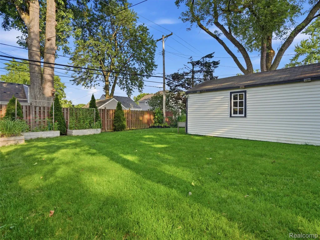 622 N Rembrandt Avenue Royal Oak City MI 48067