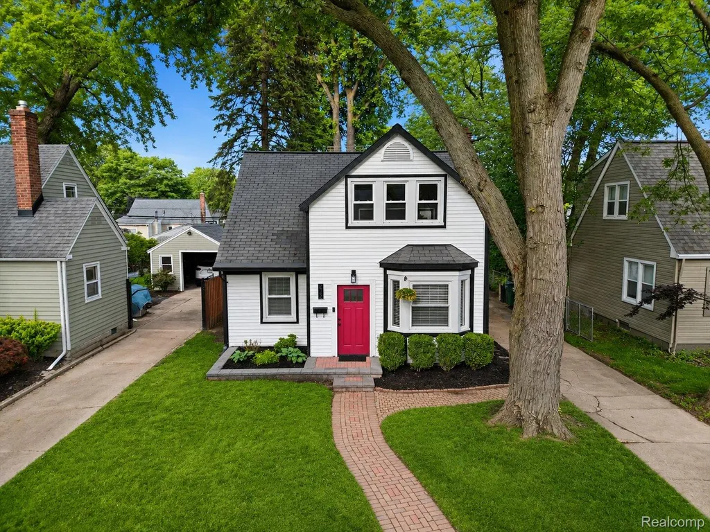 622 N Rembrandt Avenue Royal Oak City MI 48067