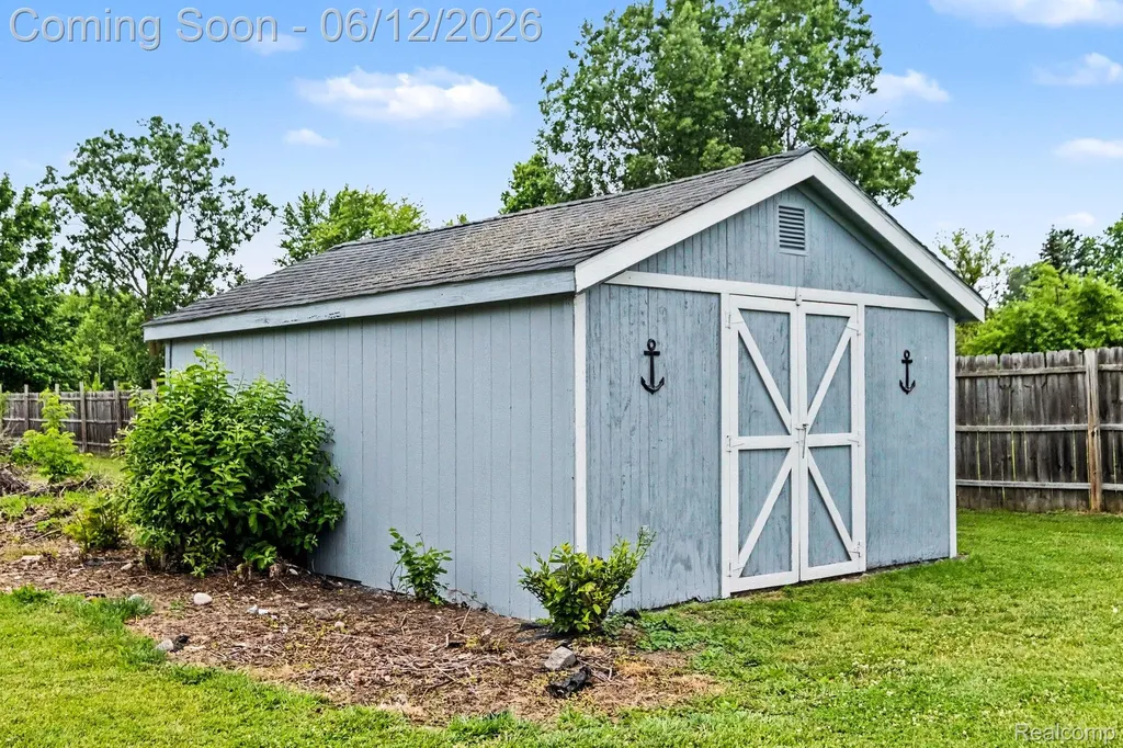 3474 Bilsky Street Burton City MI 48519