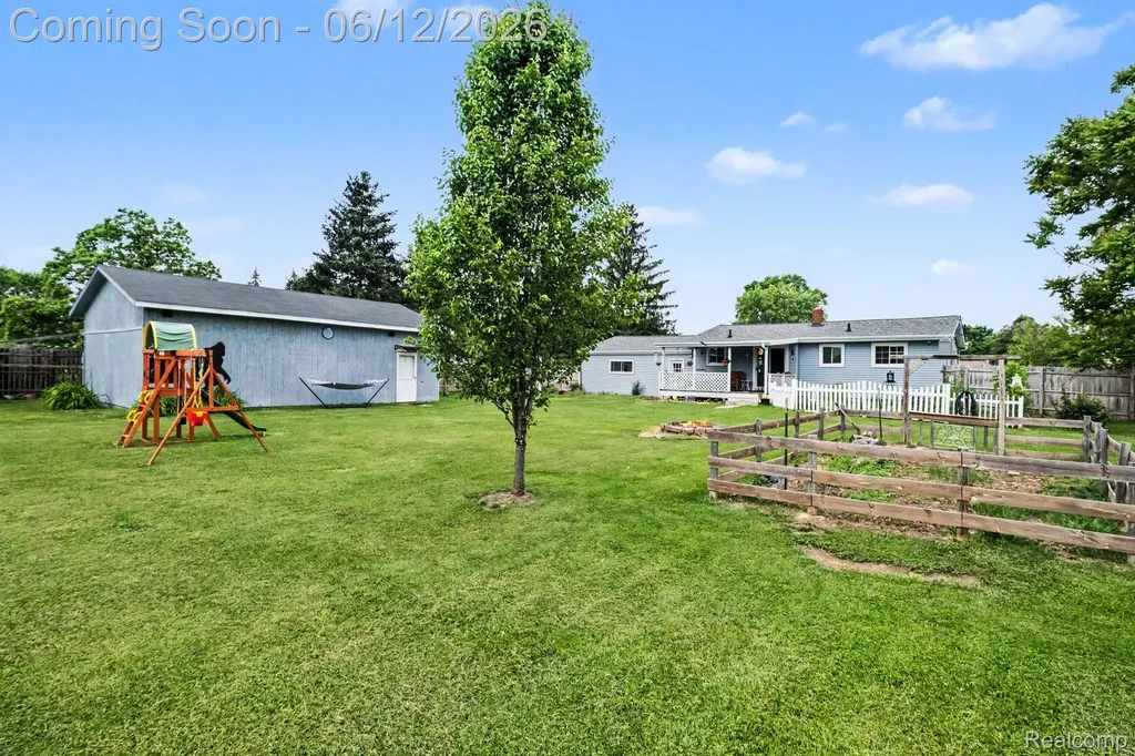3474 Bilsky Street Burton City MI 48519