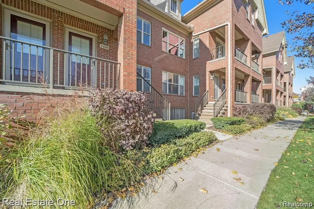 1448 S Main Street Royal Oak City MI 48067