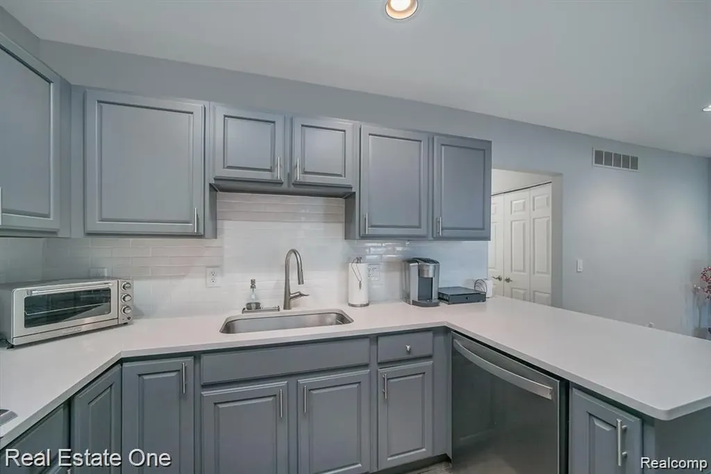 1448 S Main Street Royal Oak City MI 48067