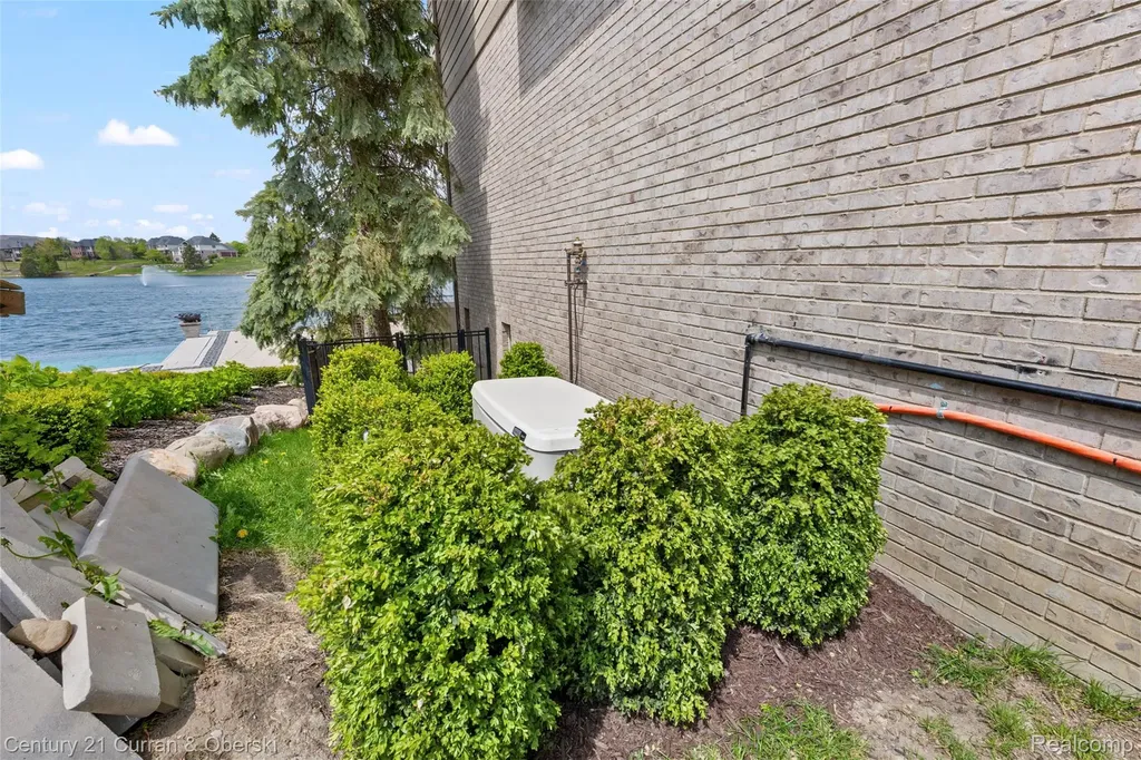 18091 Peninsula Way Northville Township MI 48168