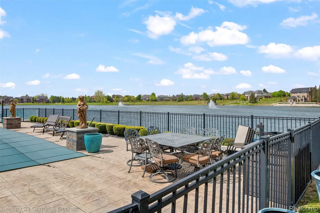 18091 Peninsula Way Northville Township MI 48168