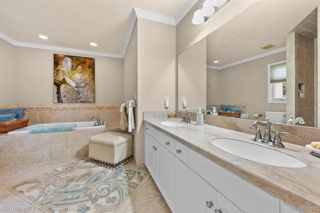 3251 Long Meadow Court West Bloomfield Charter Township MI 48324