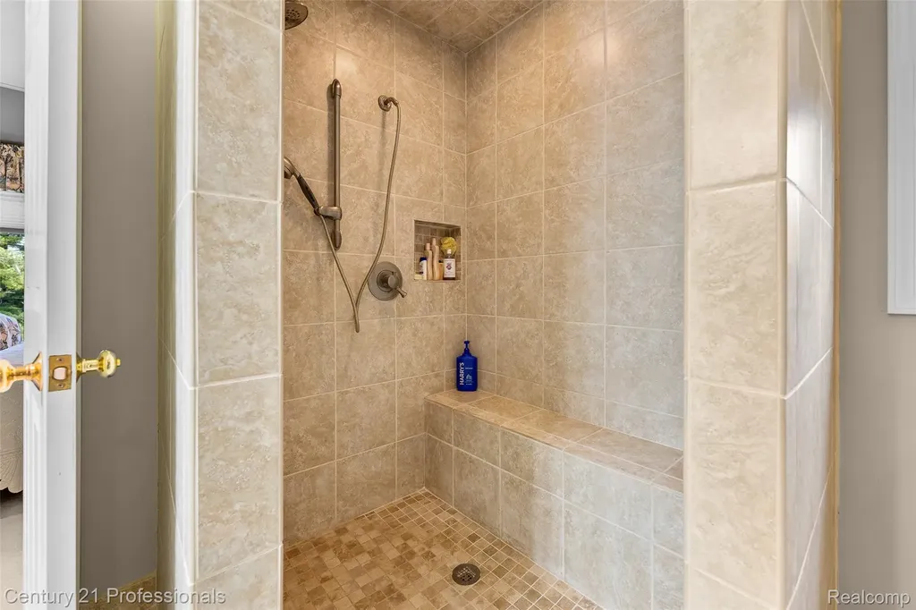 3251 Long Meadow Court West Bloomfield Charter Township MI 48324