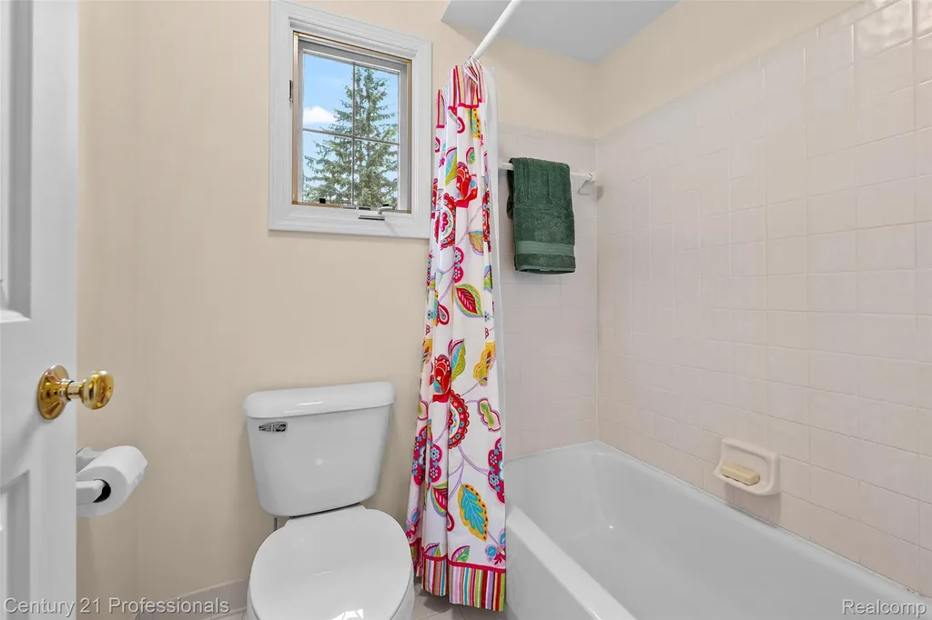 3251 Long Meadow Court West Bloomfield Charter Township MI 48324