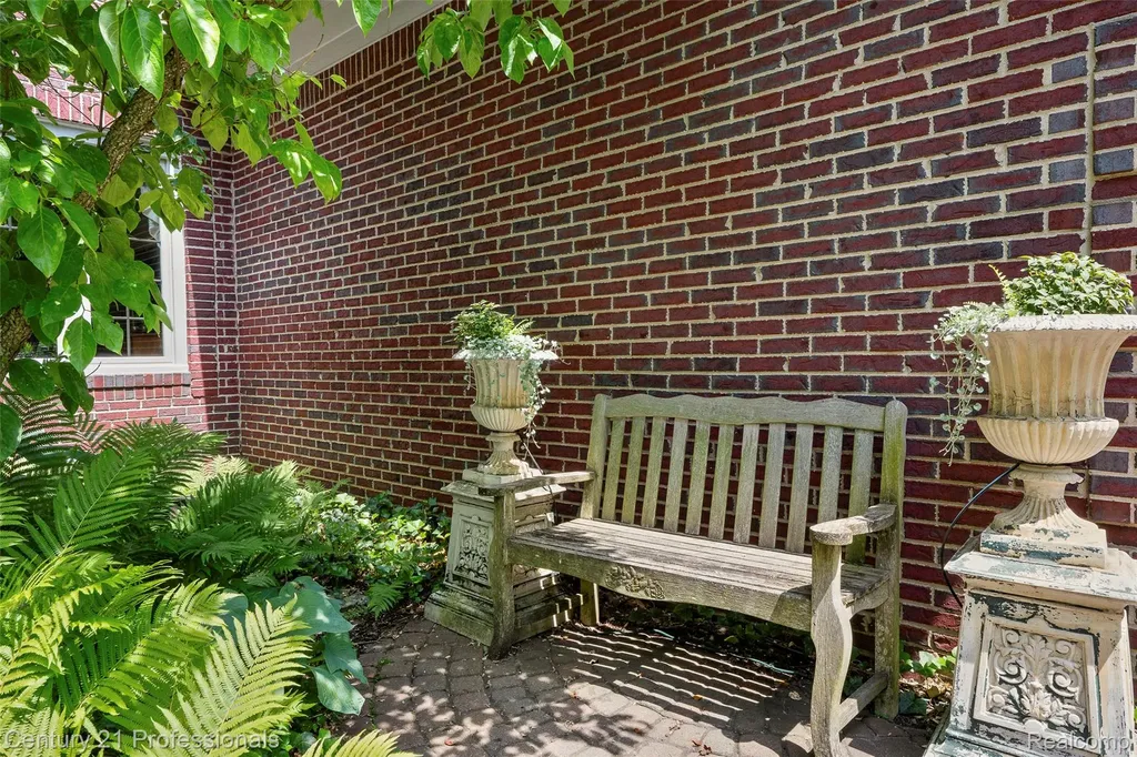 3251 Long Meadow Court West Bloomfield Charter Township MI 48324