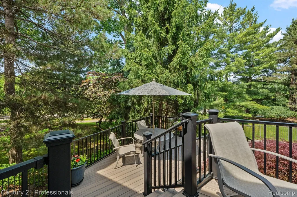 3251 Long Meadow Court West Bloomfield Charter Township MI 48324