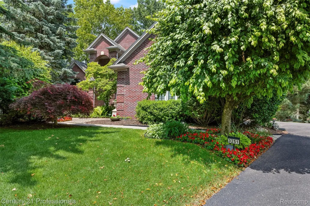 3251 Long Meadow Court West Bloomfield Charter Township MI 48324