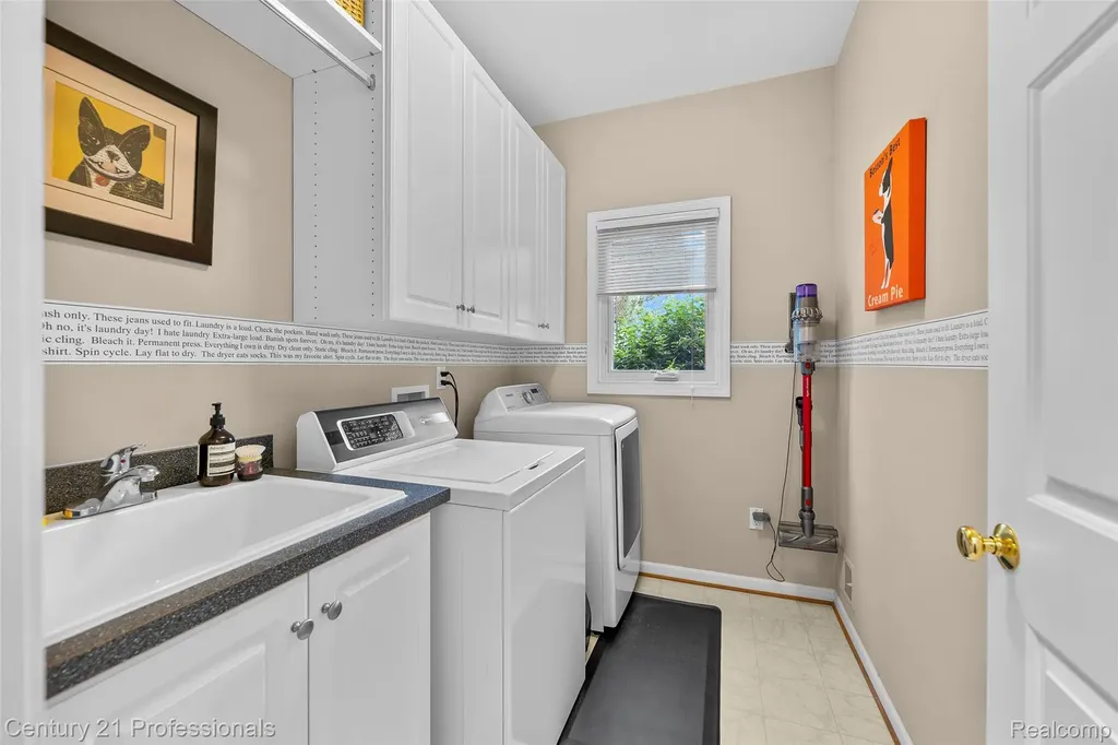 3251 Long Meadow Court West Bloomfield Charter Township MI 48324