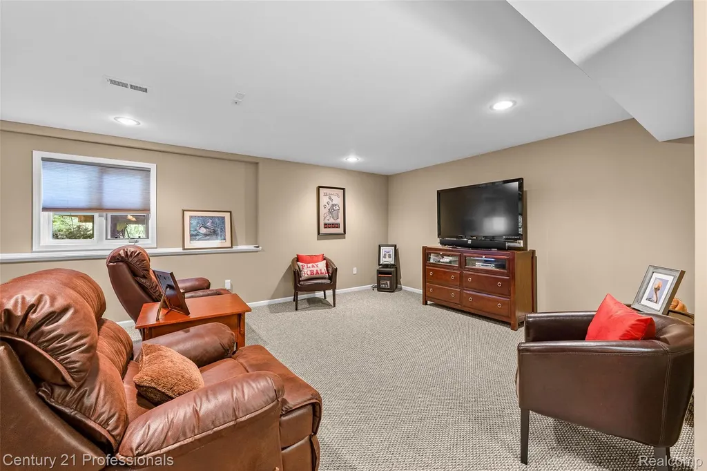 3251 Long Meadow Court West Bloomfield Charter Township MI 48324