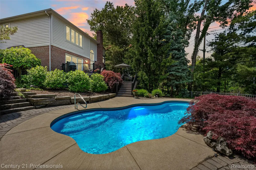 3251 Long Meadow Court West Bloomfield Charter Township MI 48324