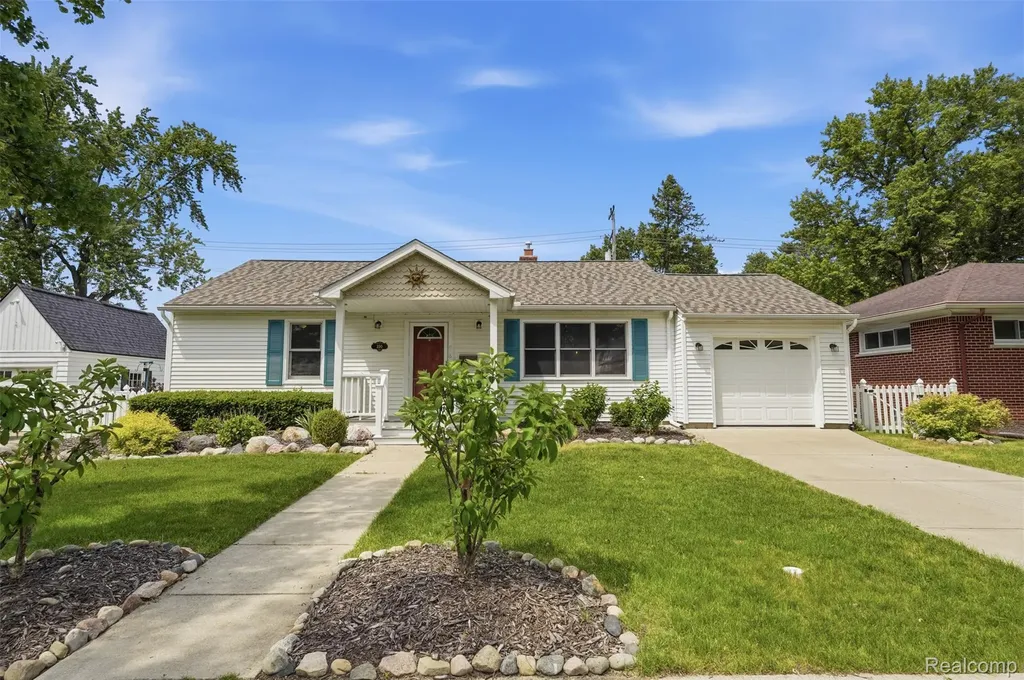 330 Whipple Street South Lyon City MI 48178