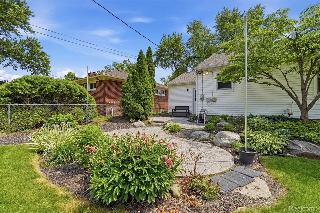 330 Whipple Street South Lyon City MI 48178
