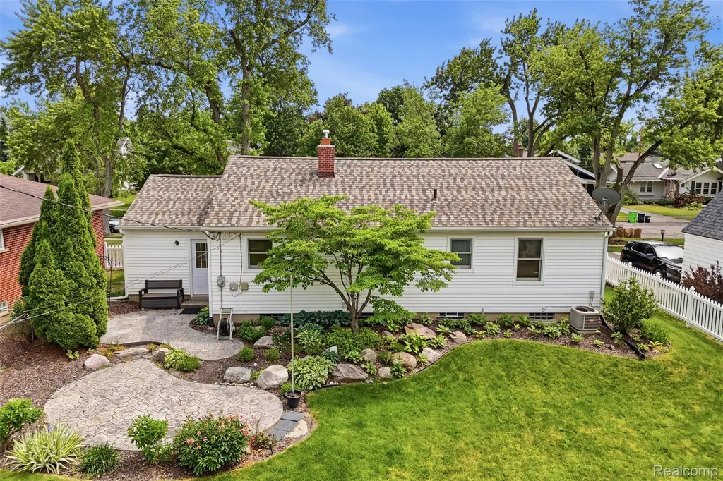 330 Whipple Street South Lyon City MI 48178
