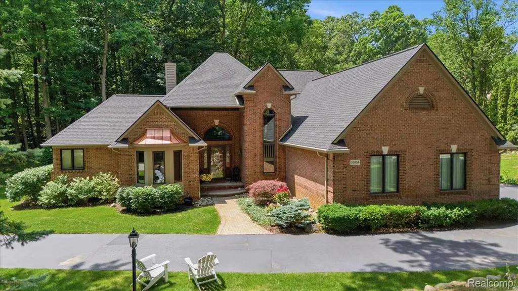 10005 Creekwood Trail Springfield Charter Township MI 48350