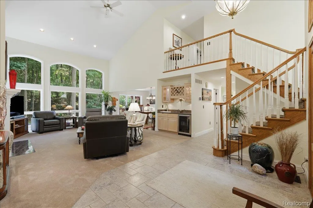 10005 Creekwood Trail Springfield Charter Township MI 48350