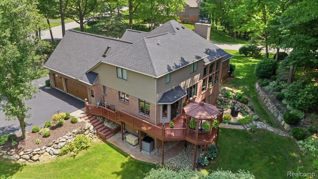 10005 Creekwood Trail Springfield Charter Township MI 48350